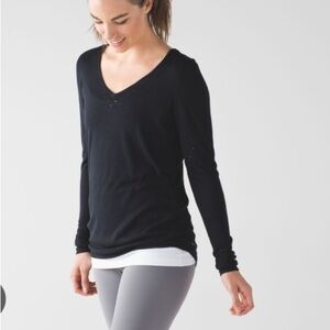 Lululemon Yin Time long sleeve Black V-Neck Women's Top cashmere